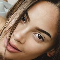 Bela Esquiavone Nude