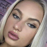 Caroline Wick Nude
