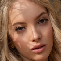 Emma White Nude