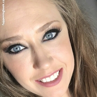 kagneylinn Nude