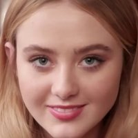 Kathryn Newton Nude