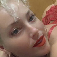 Lightbulblonde Nude