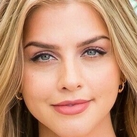Marina Laswick Nude