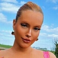 mollybrealof Nude