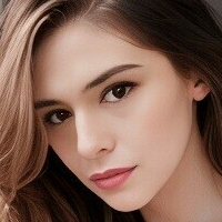 Nicole Maines Nude