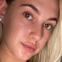 Oliviaus Nude