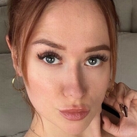 Redbaddiekat Nude