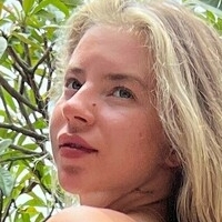 travelchelle Nude
