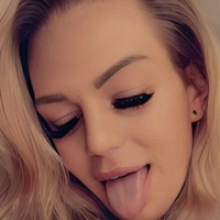 TS-MiaDeluxxe Nude