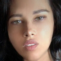 Uma  Nude