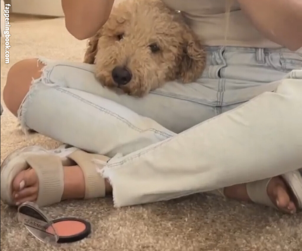 agirlandadoodle / girlandadoodle / kat_braden / kbraden Nude, OnlyFans