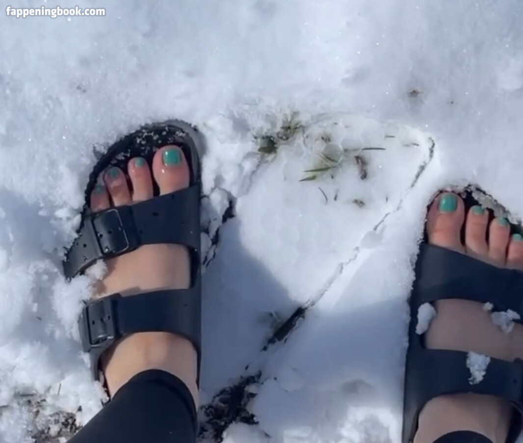 agirlandadoodle / girlandadoodle / kat_braden / kbraden Nude, OnlyFans